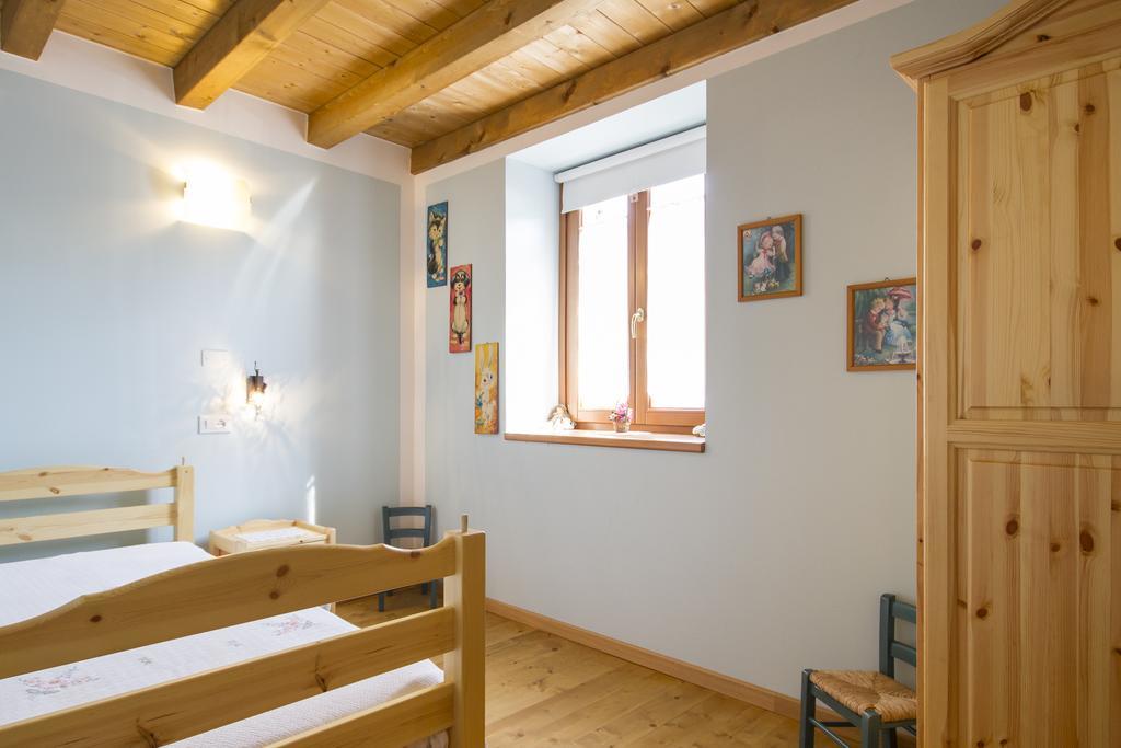Casa Delle Noci Villa Grimacco Szoba fotó